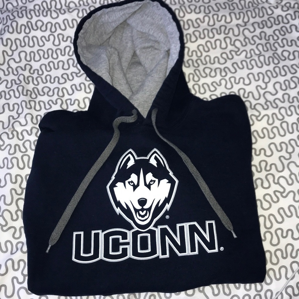 UCONN sweatshirt